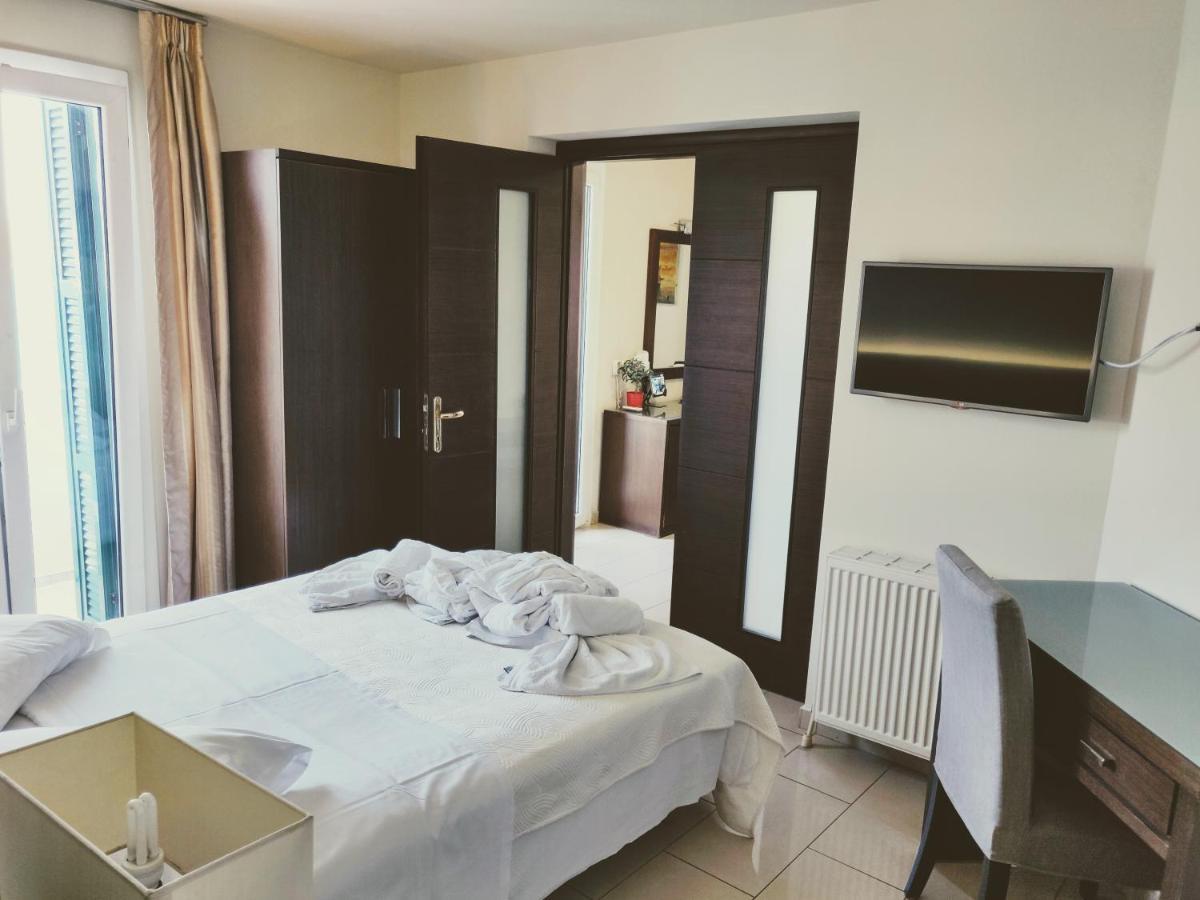 The Manessi City Boutique Hotel 포로스타운 외부 사진