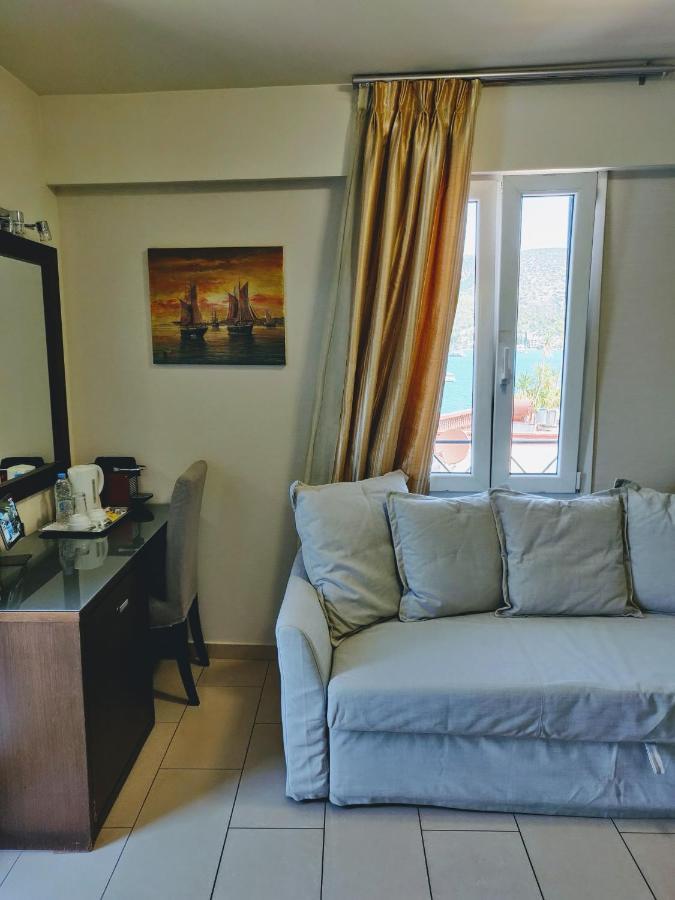 The Manessi City Boutique Hotel 포로스타운 외부 사진