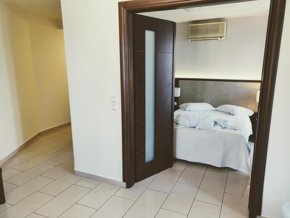 The Manessi City Boutique Hotel 포로스타운 외부 사진