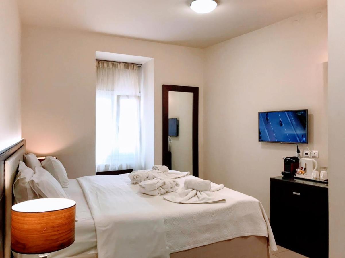 The Manessi City Boutique Hotel 포로스타운 외부 사진