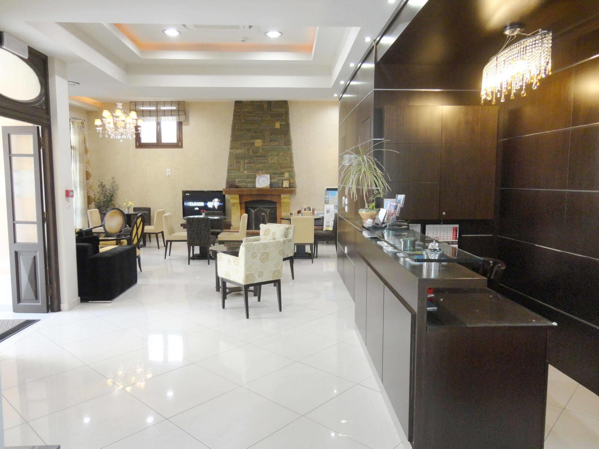 The Manessi City Boutique Hotel 포로스타운 외부 사진
